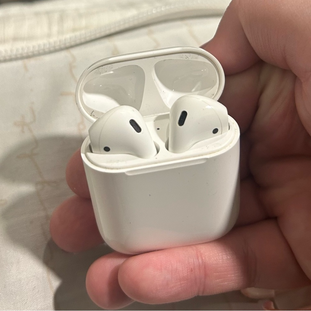Apple AirPods 1st gen with Protective Case